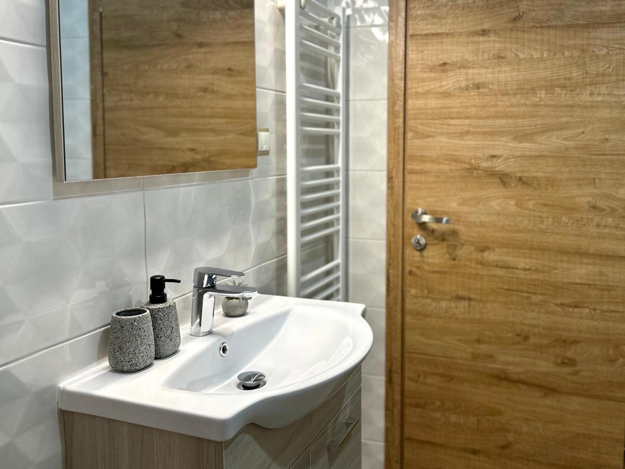 Εmerald Luxury Suite Thessaloniki Exterior photo